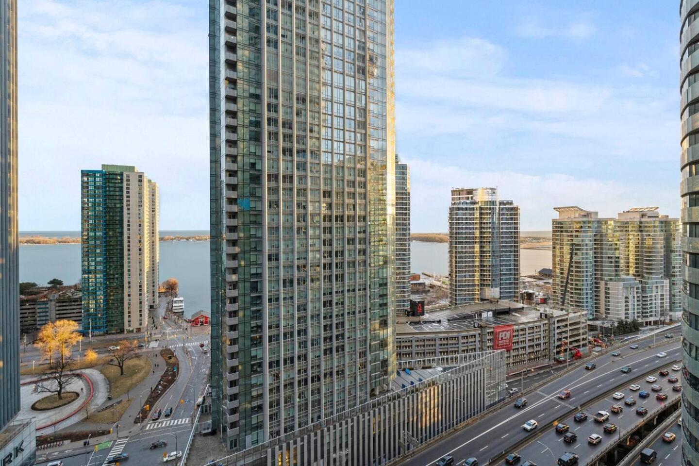 Home Away From Home Toronto Dış mekan fotoğraf